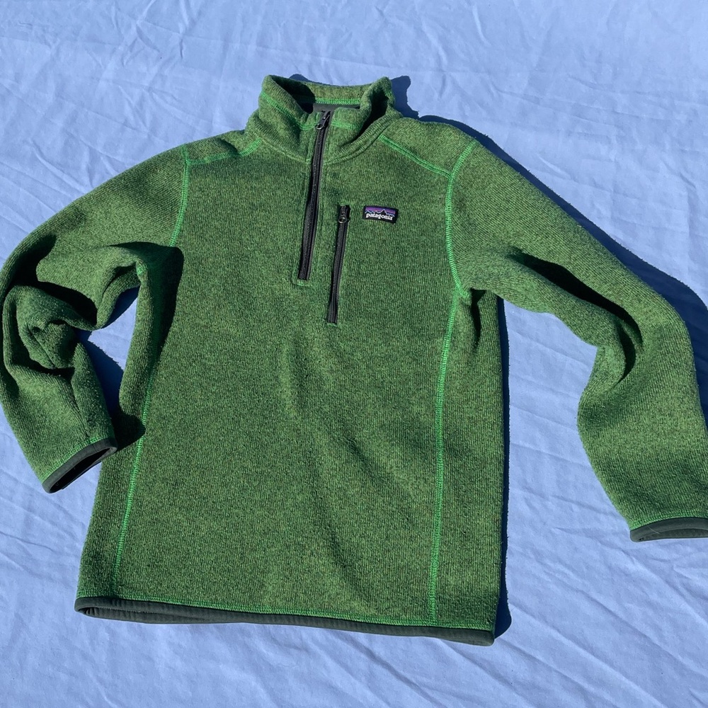 Patagonia pull over. 1/4 zip with pocket